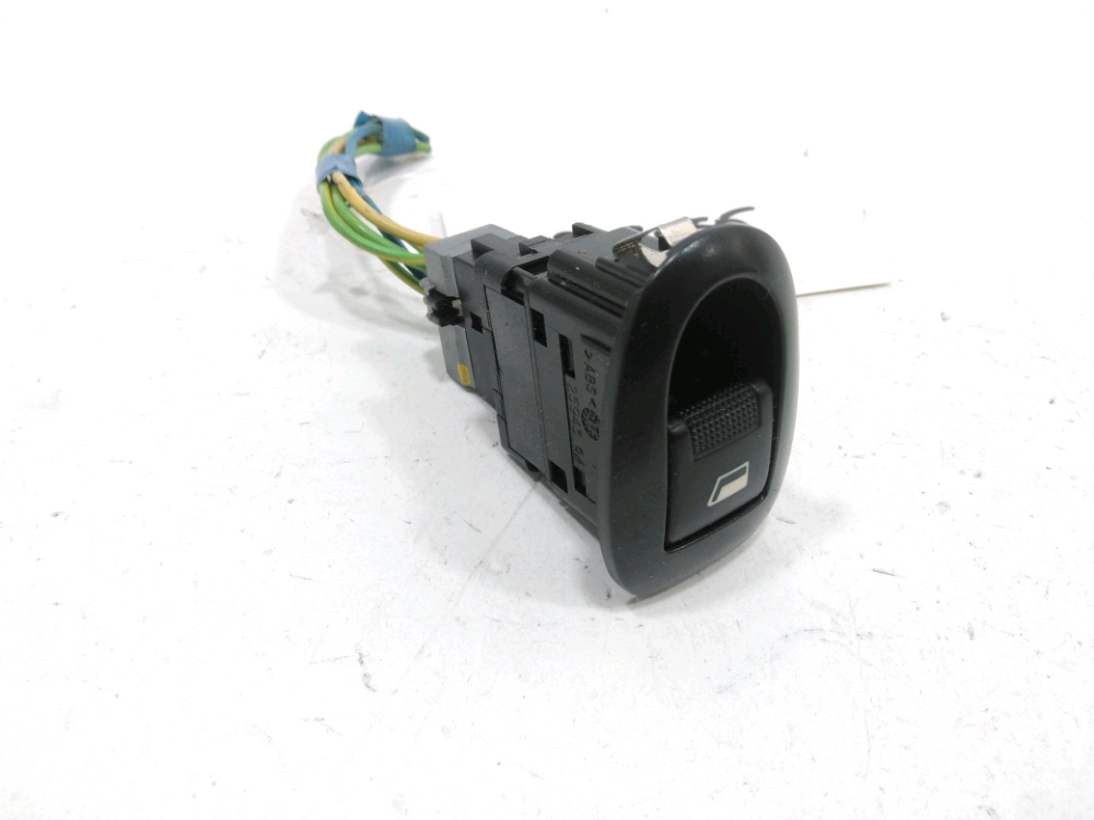 Commande leve-vitre arriere droit