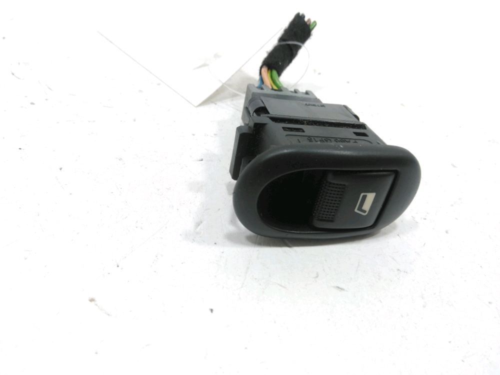 Commande lève-vitre avant droit