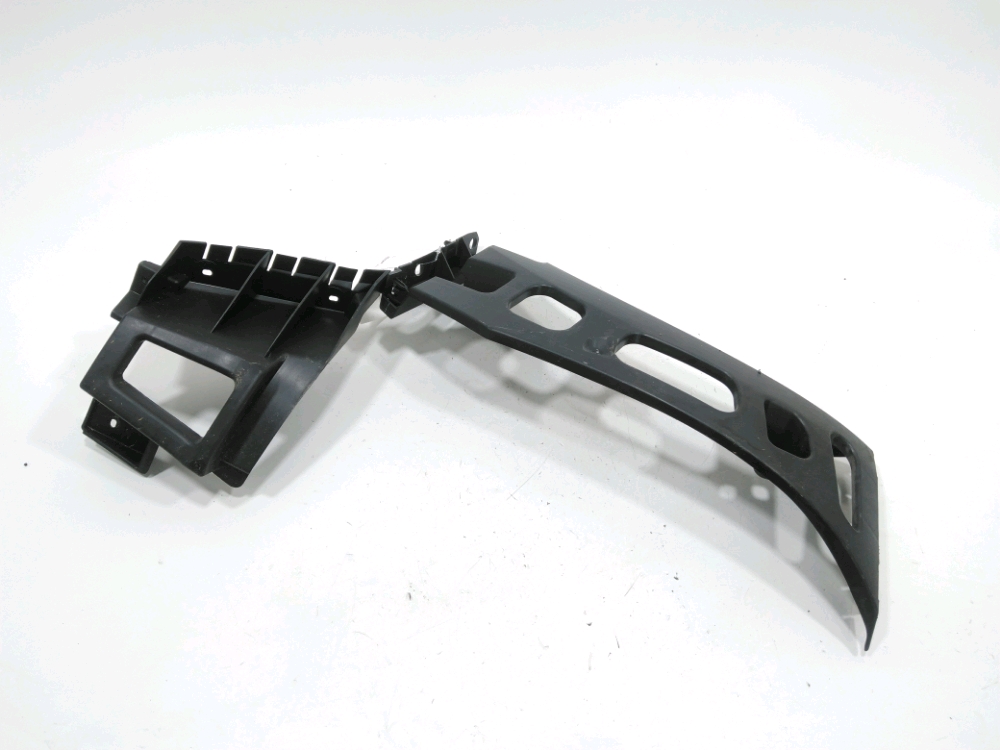 Support droit de pare-choc arrière