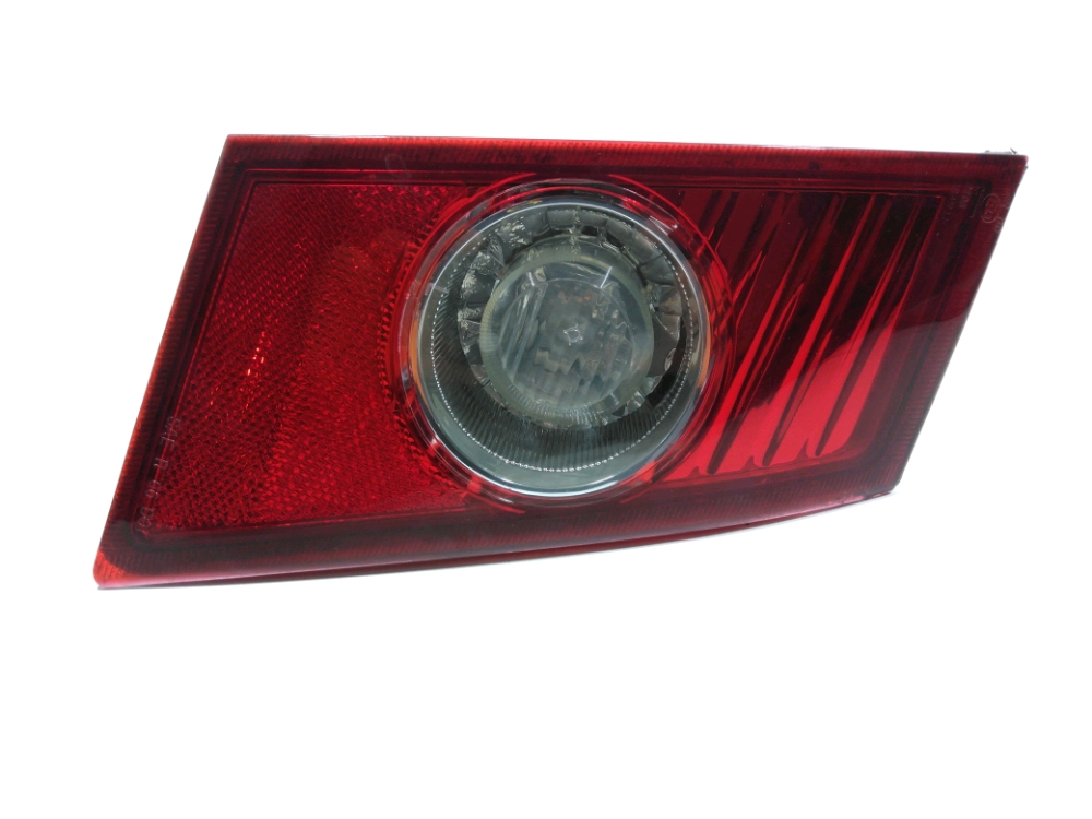 Feu arrière intérieur gauche