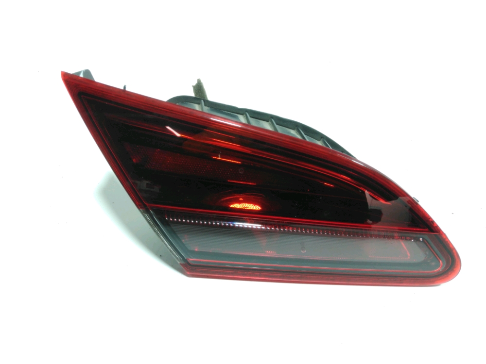 Feu arrière intérieur gauche