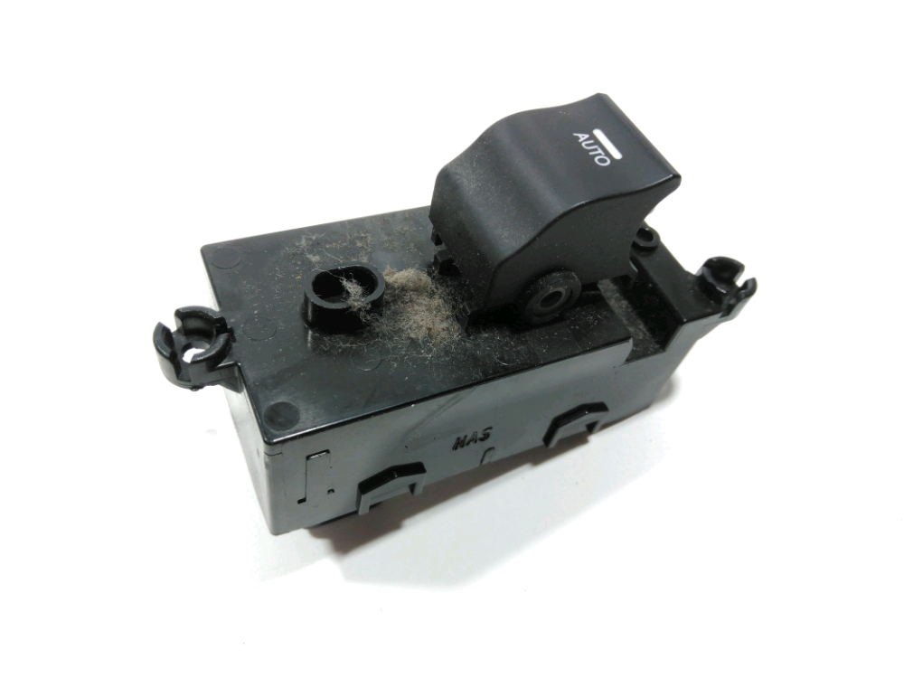 Commande lève-vitre avant droit