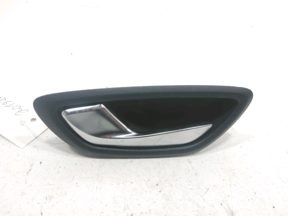 Poignée intérieure porte avant gauche