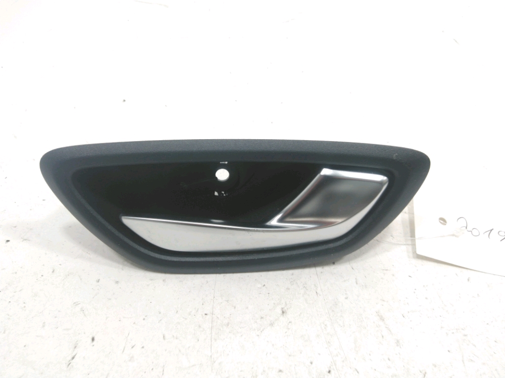 Poignée intérieure porte avant droite