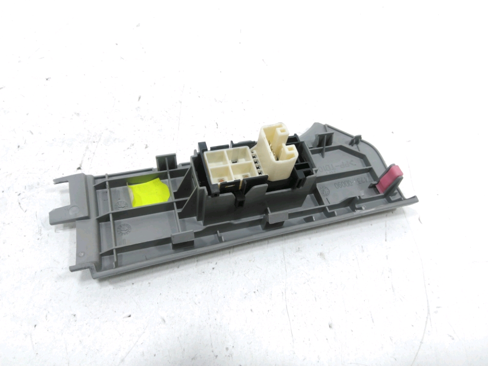 Commande lève-vitre avant droit