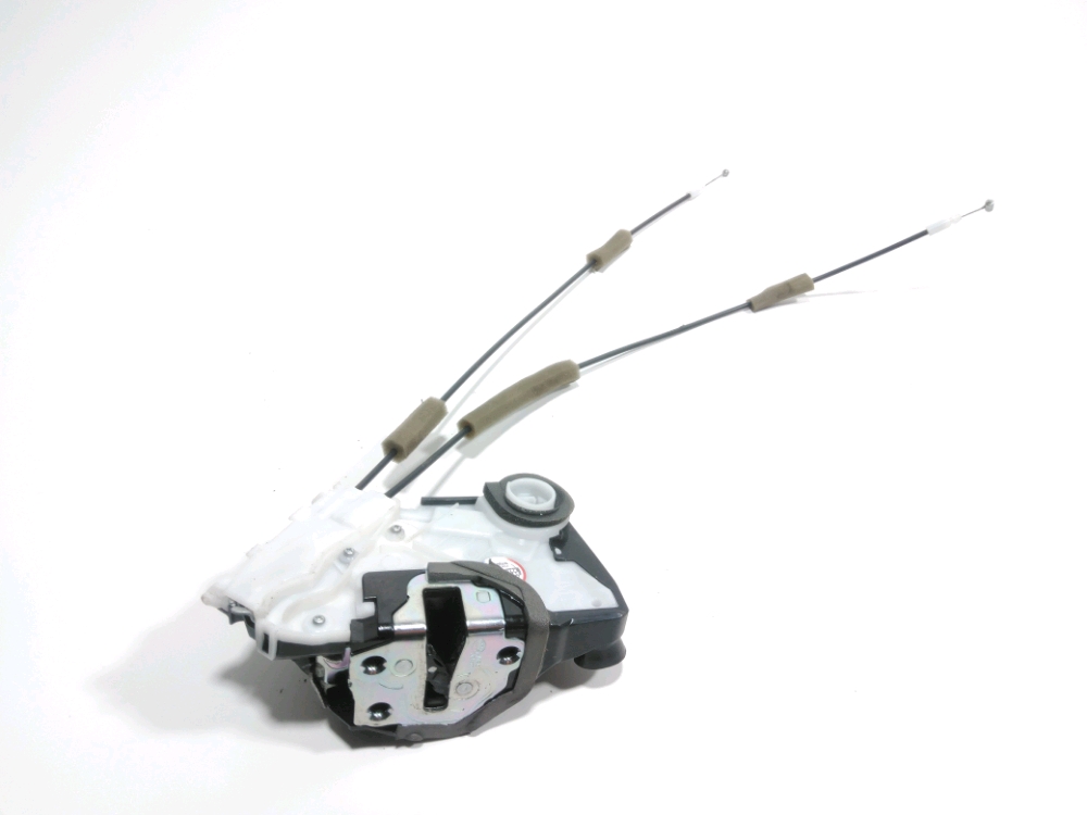 Serrure de porte avant droite