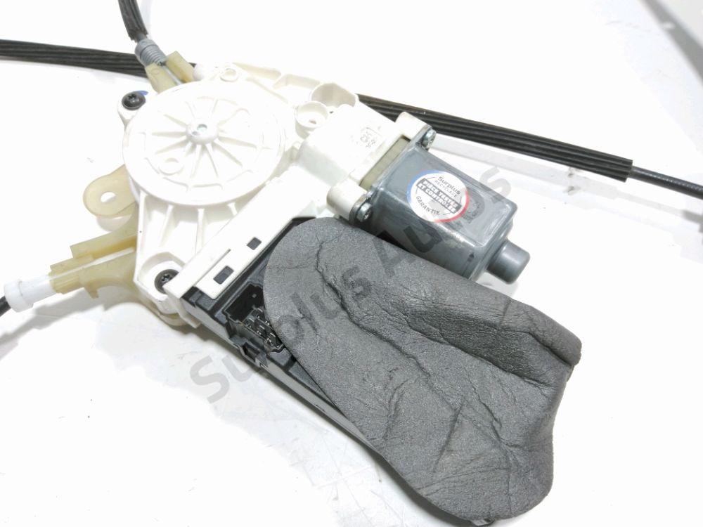 Lève-vitre électrique avant gauche