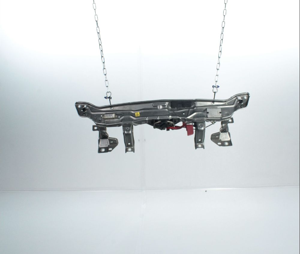 Traverse superieure armature avant