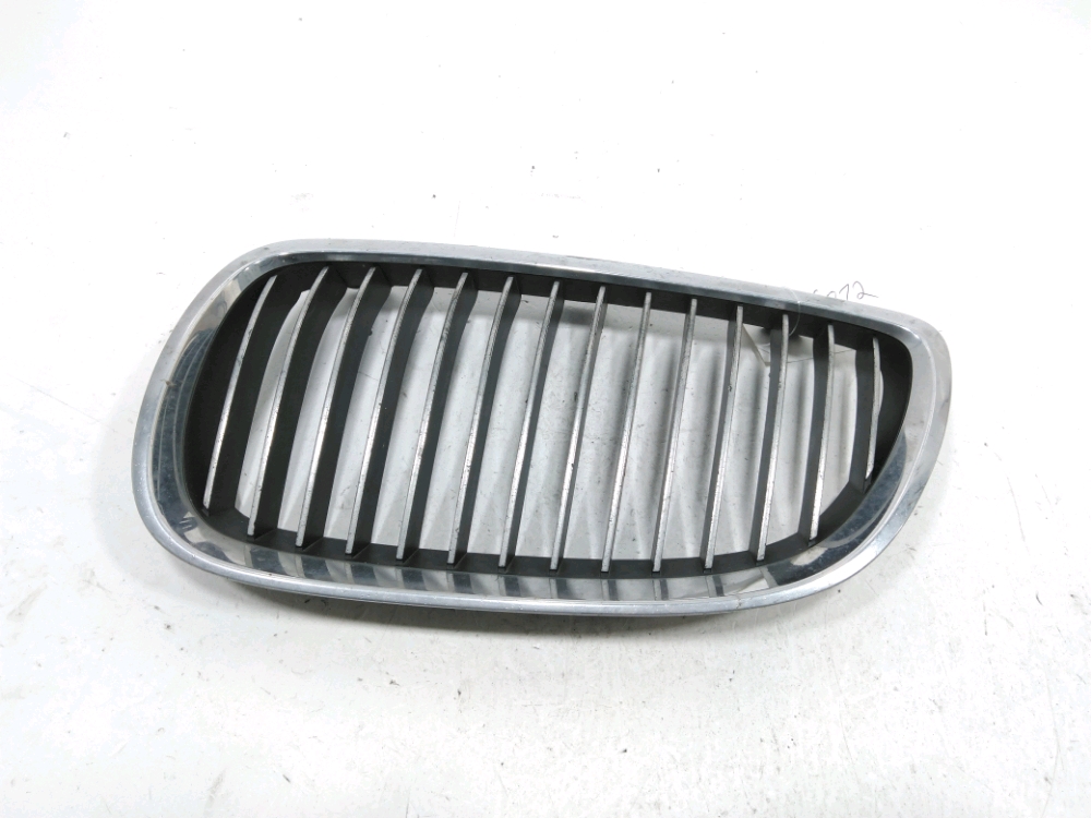 Grille de calandre gauche