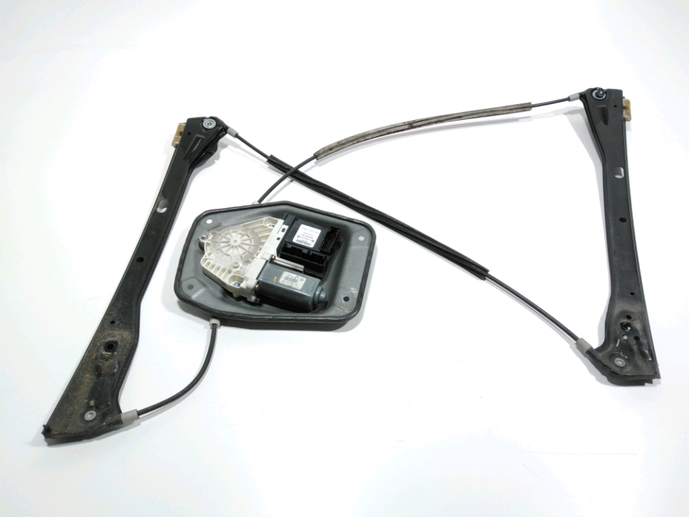 Lève-vitre électrique avant droit