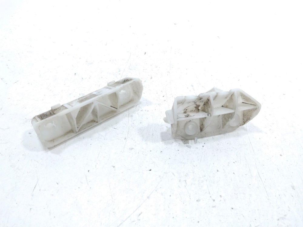 Support droit de pare-choc arrière