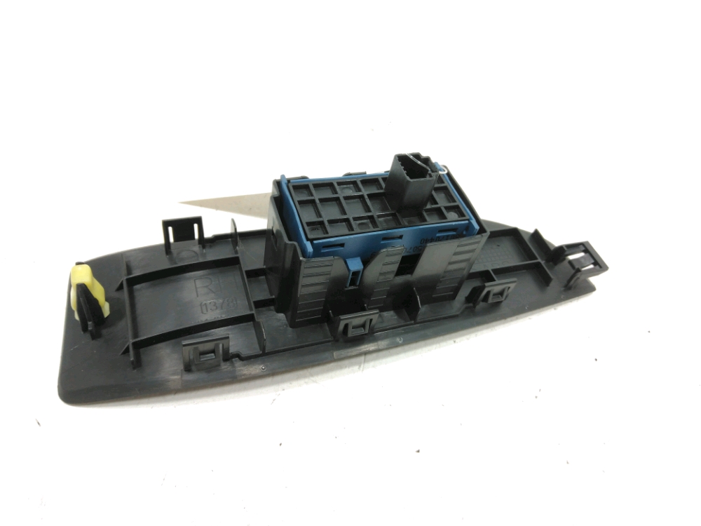 Commande lève-vitre avant droit