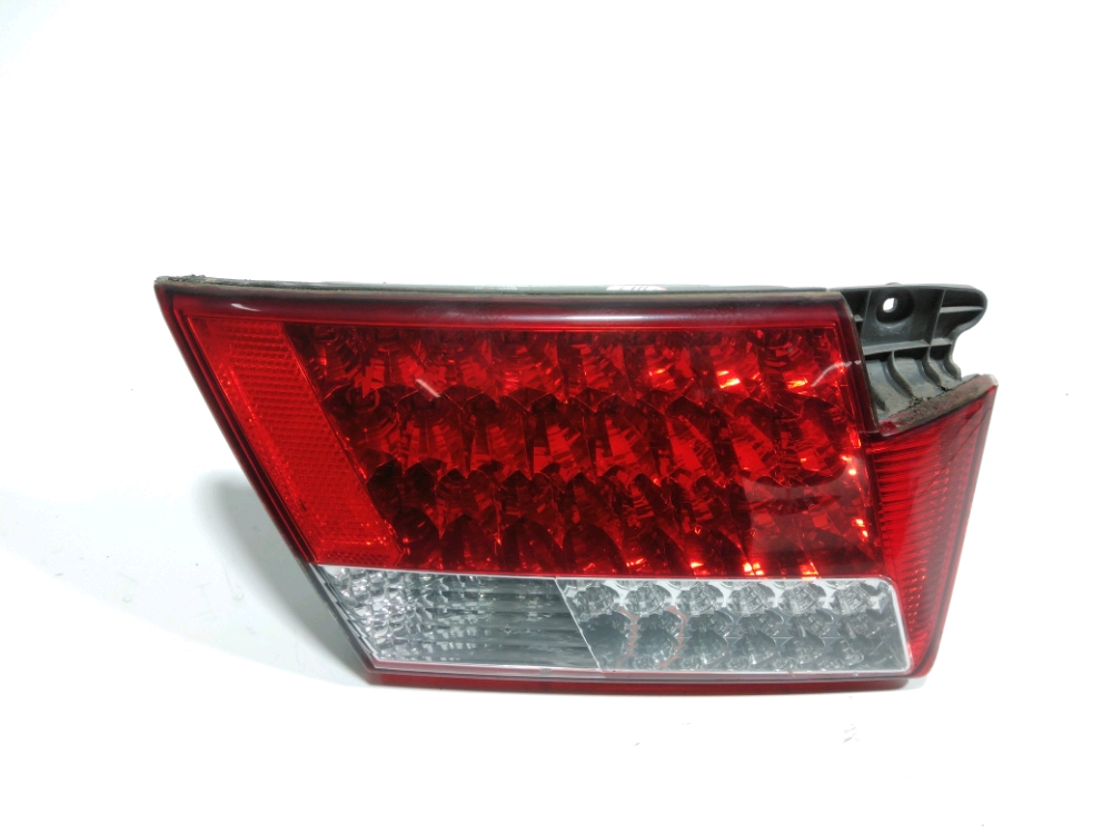 Feu arrière intérieur gauche