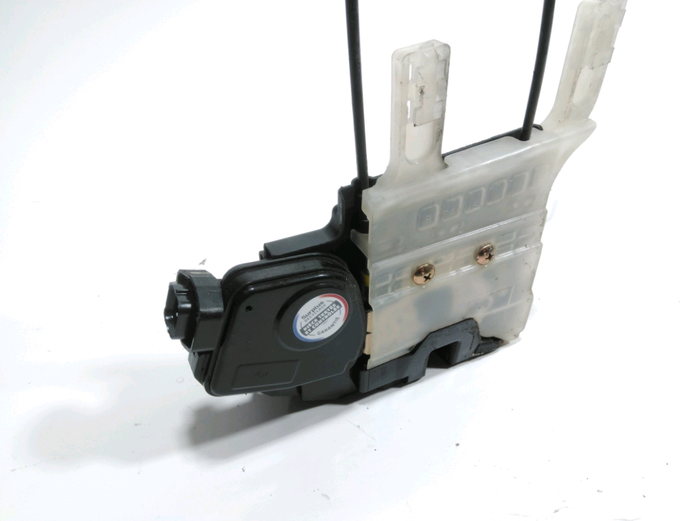 Serrure de porte avant droite