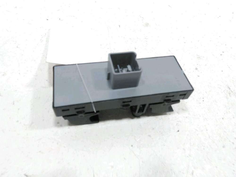 Commande lève-vitre avant gauche