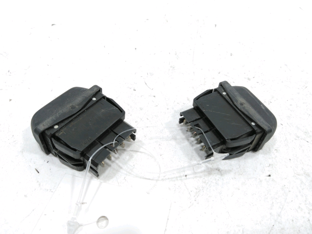 Commande lève-vitre avant gauche