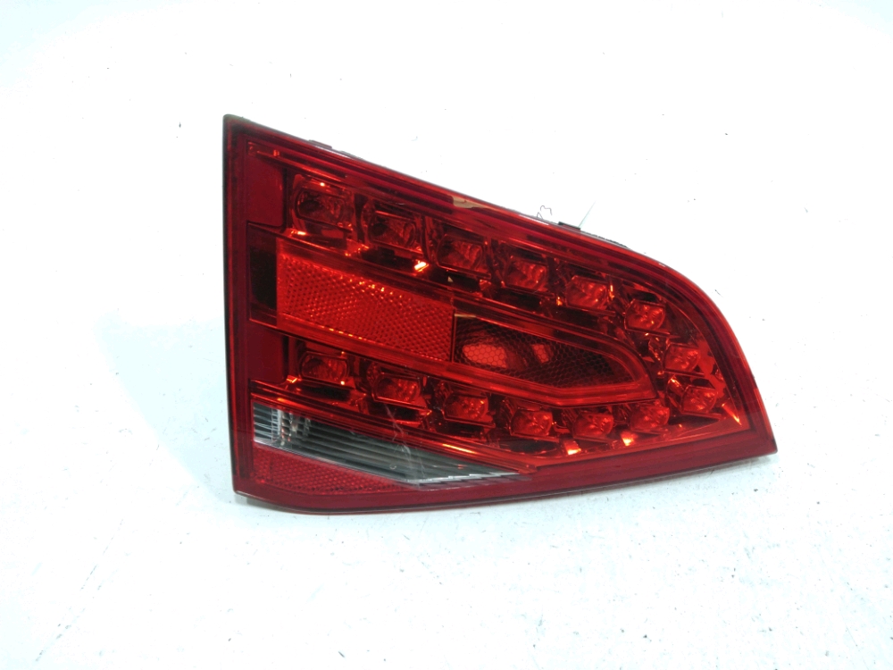 Feu arrière intérieur gauche