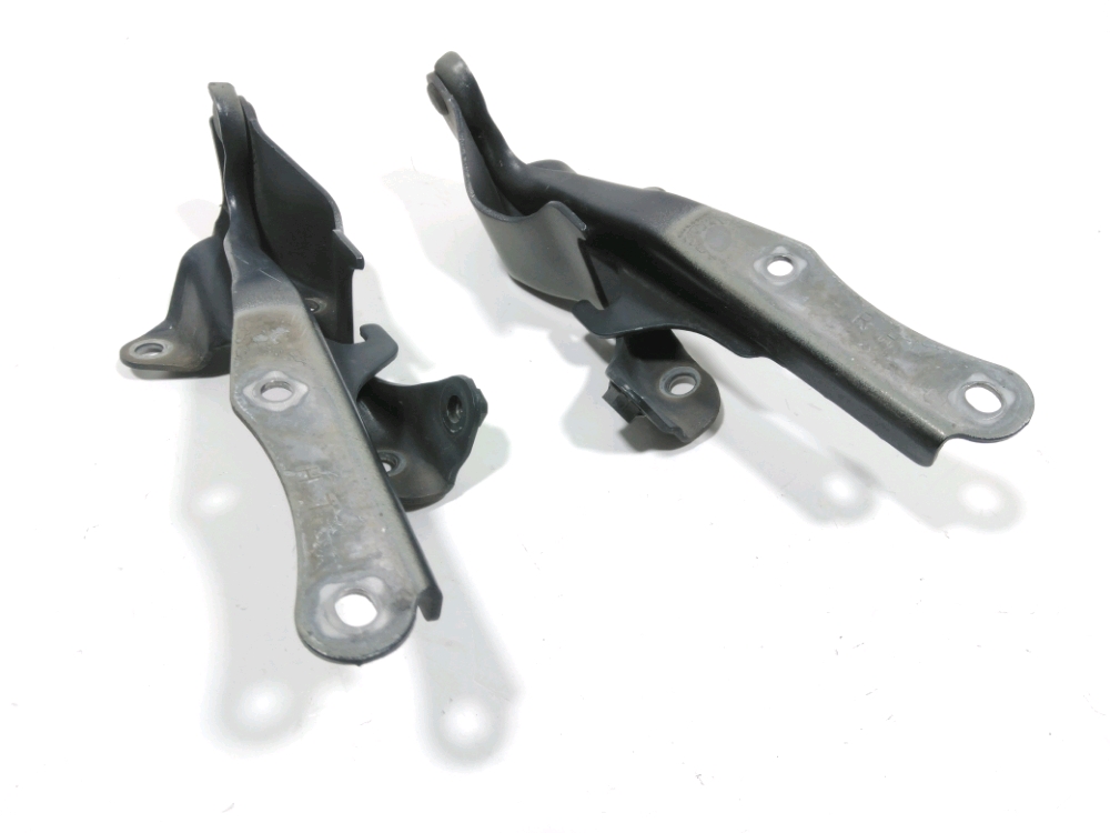 Jeu de charnières de capot