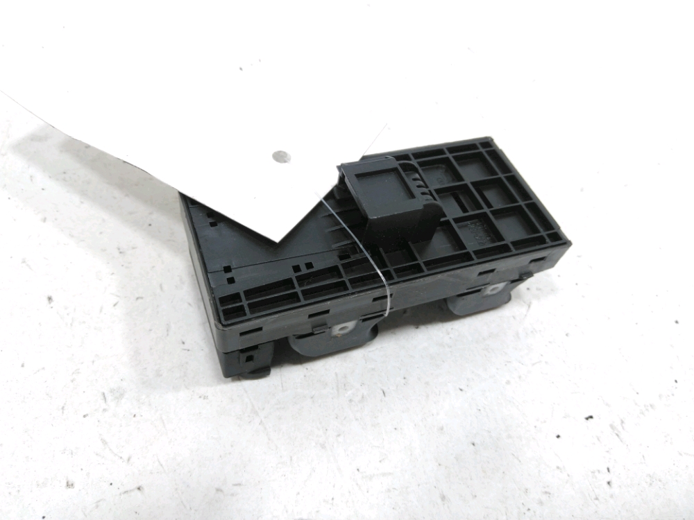 Commande lève-vitre avant gauche