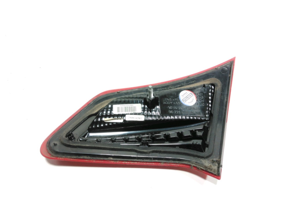 Feu arrière intérieur gauche