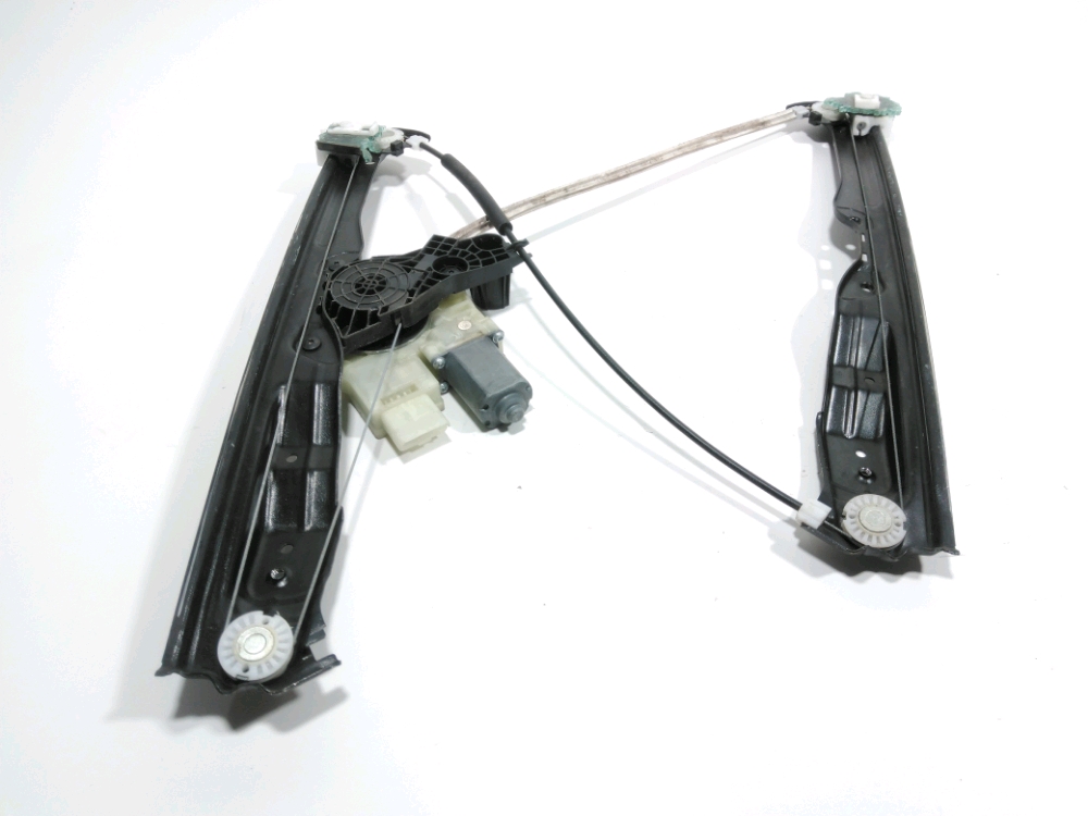 Lève-vitre électrique avant gauche