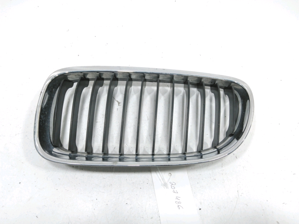 Grille de calandre gauche