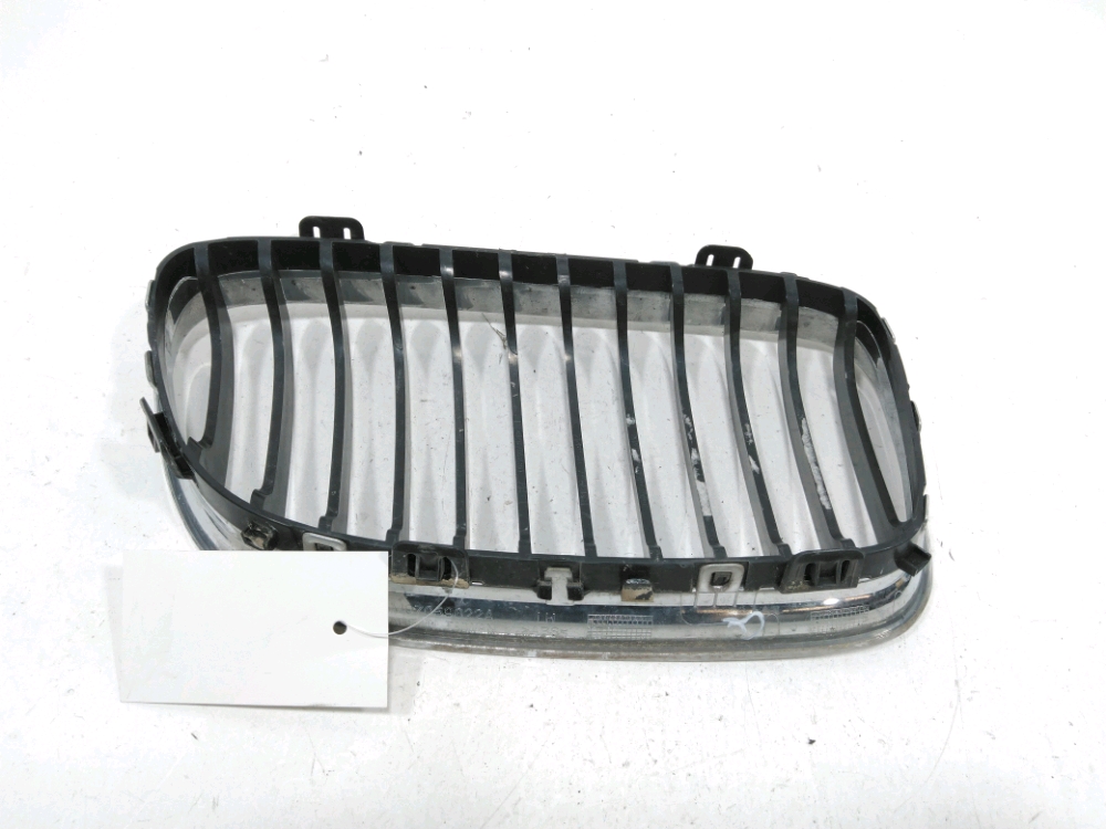 Grille de calandre gauche