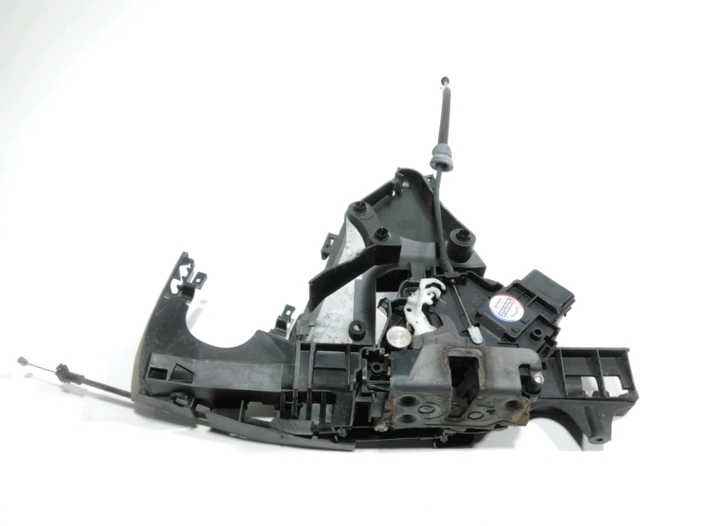 Serrure de porte avant gauche