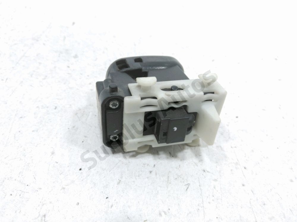 Commande lève-vitre avant droit