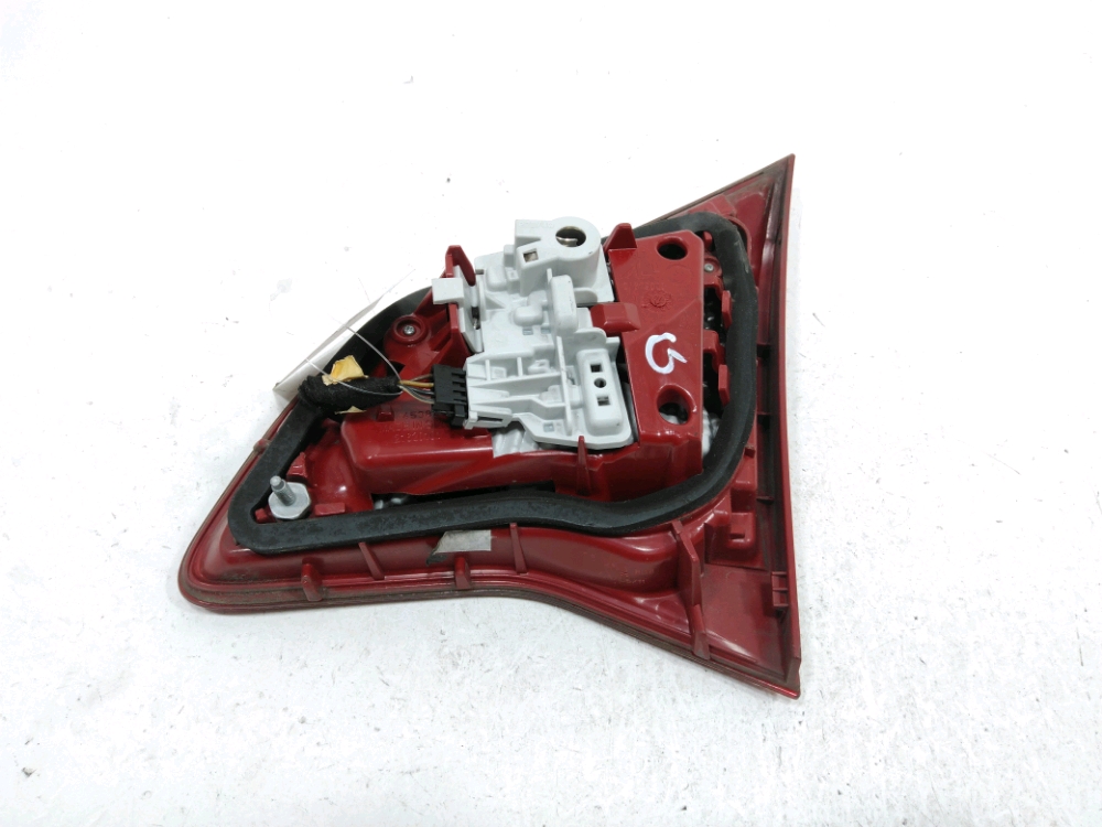 Feu arrière intérieur gauche