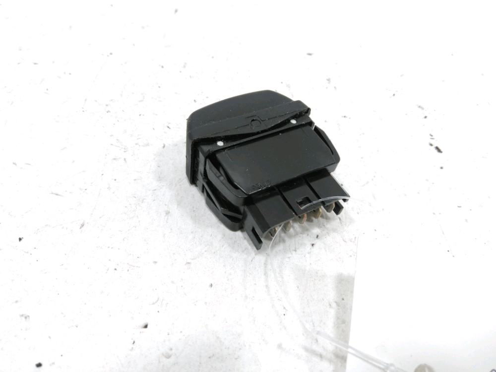 Commande lève-vitre avant gauche