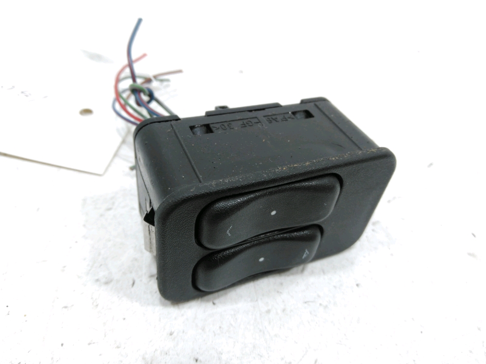 Commande lève-vitre avant gauche