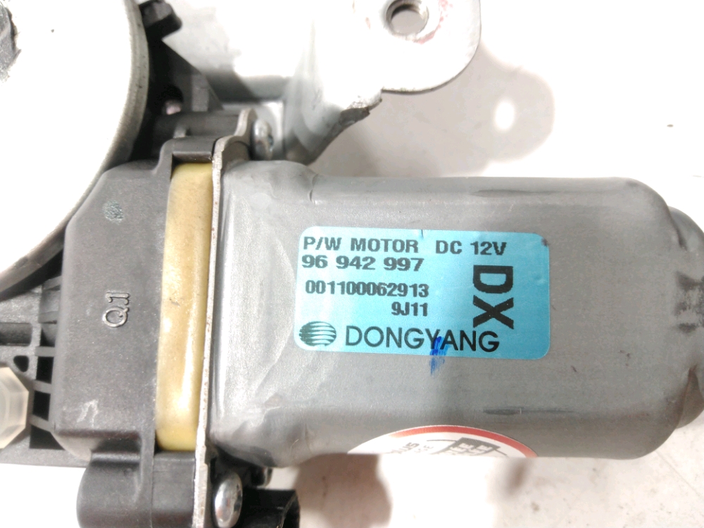 Lève-vitre électrique avant gauche