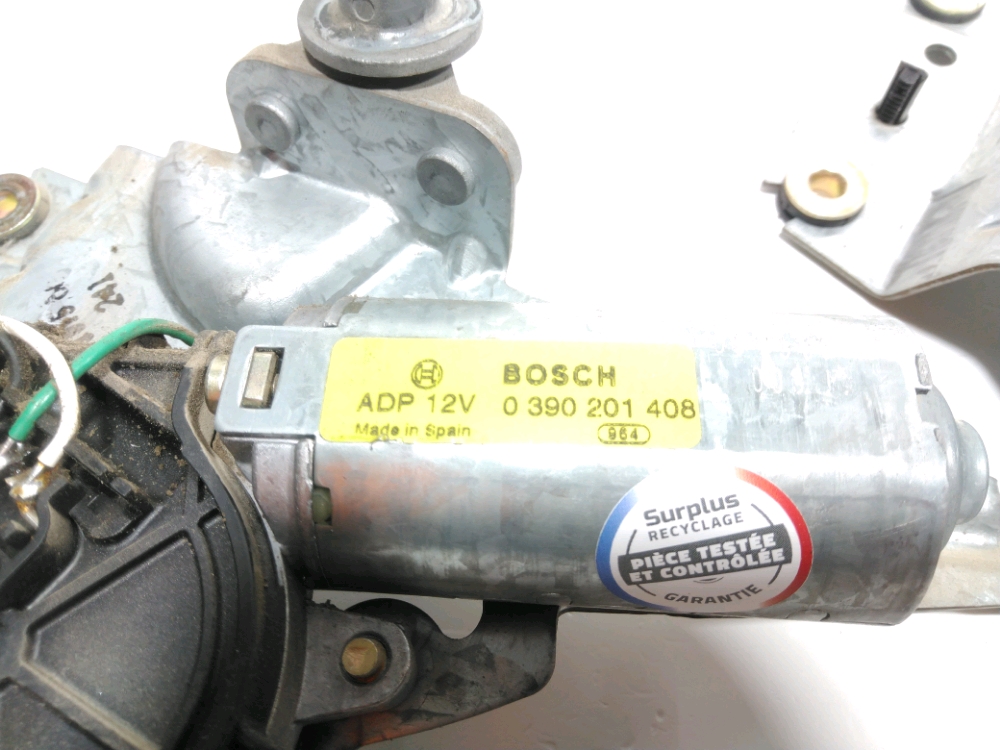 Moteur d'essuie glace arrière