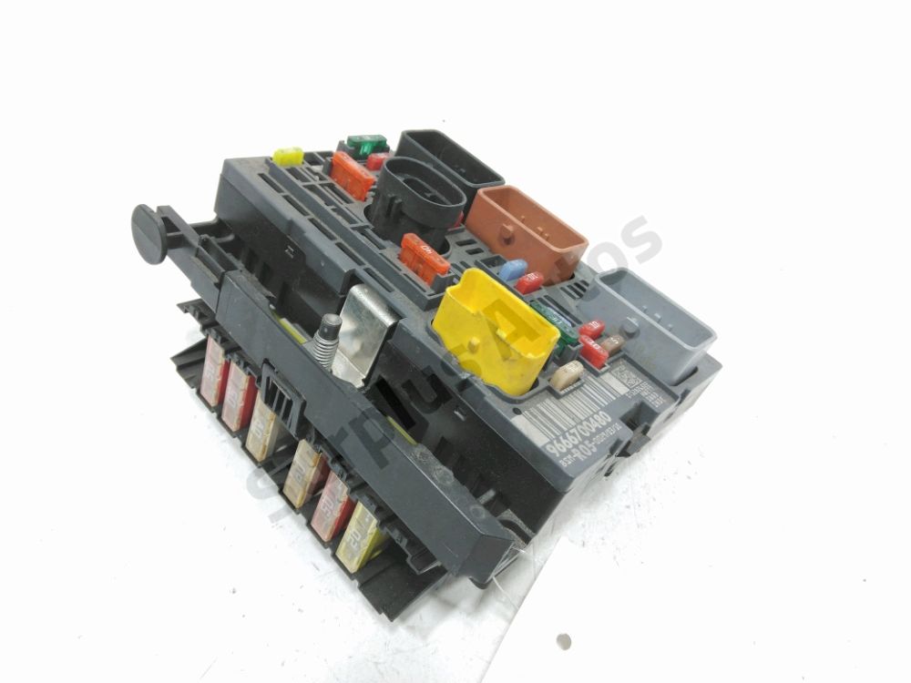 Boite à fusibles moteur
