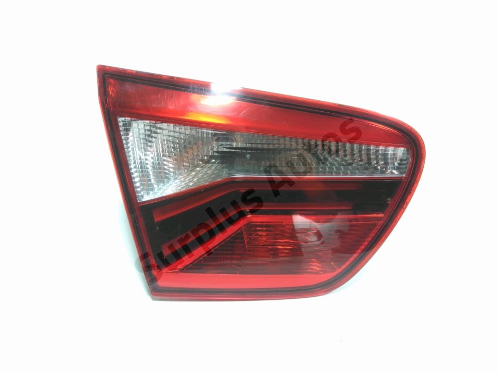 Feu arrière intérieur gauche