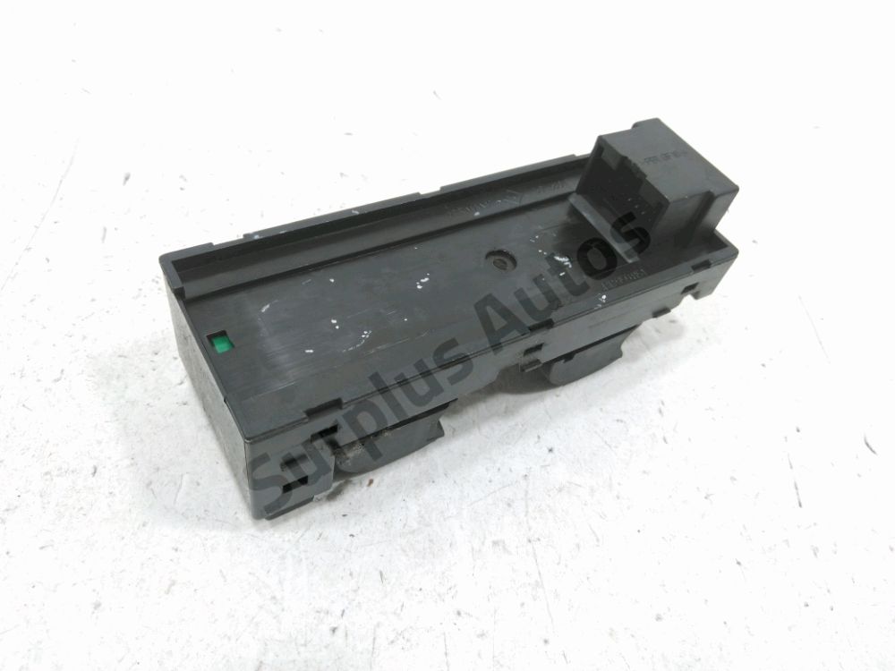 Commande lève-vitre avant gauche