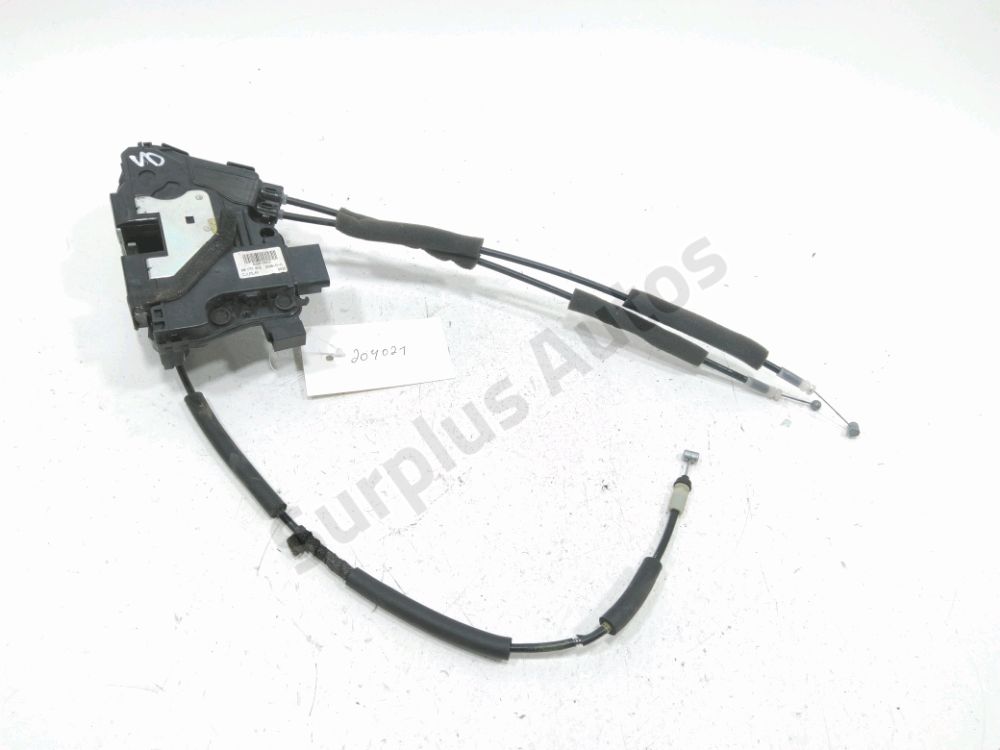 Serrure de porte avant droite