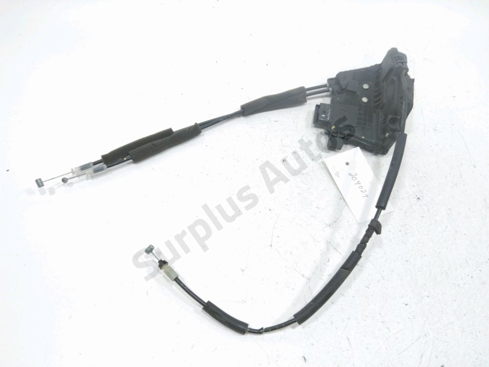 Serrure de porte avant droite