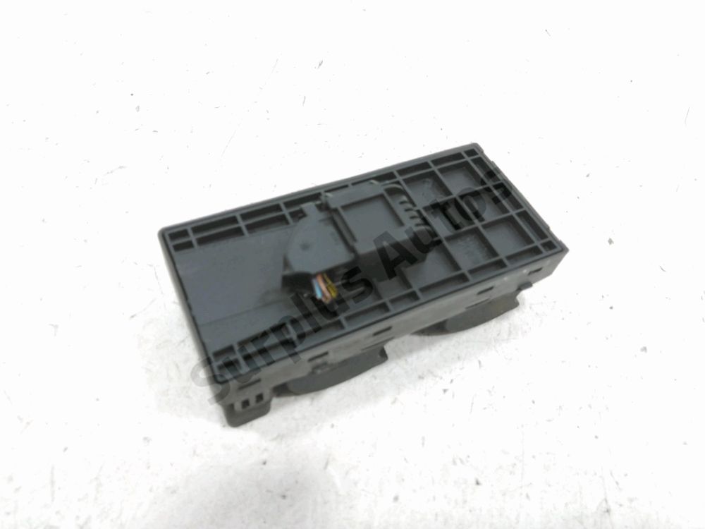 Commande lève-vitre avant gauche