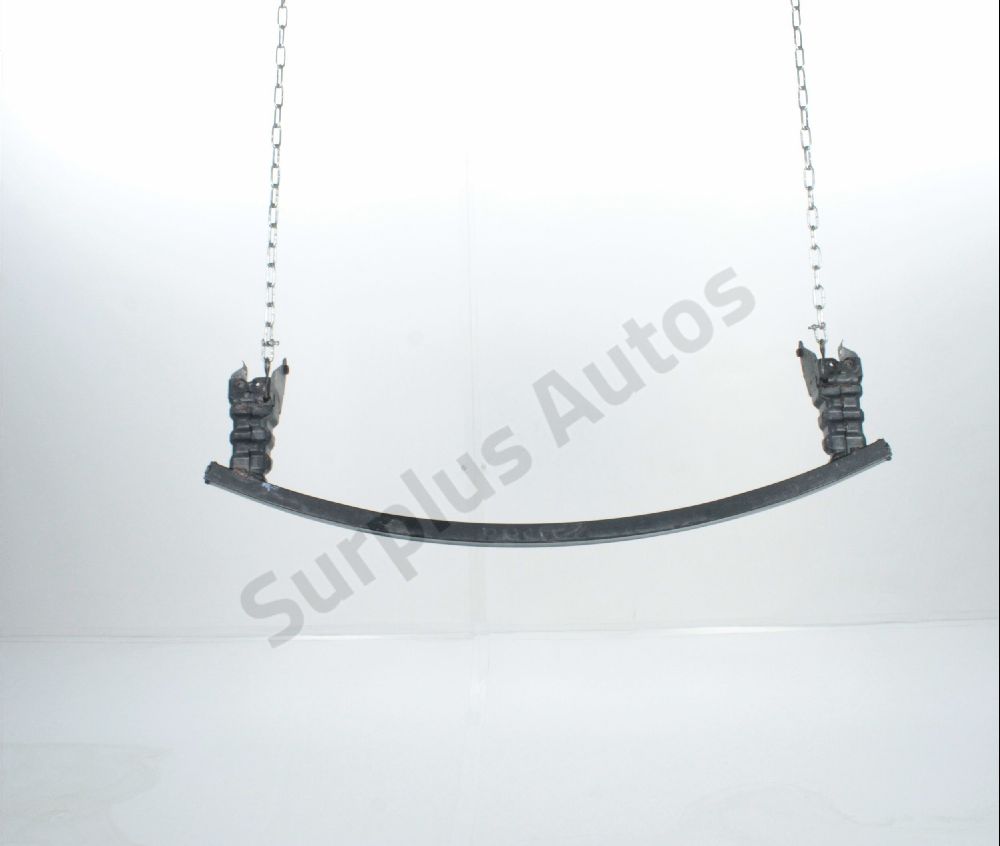 Traverse inférieure armature avant