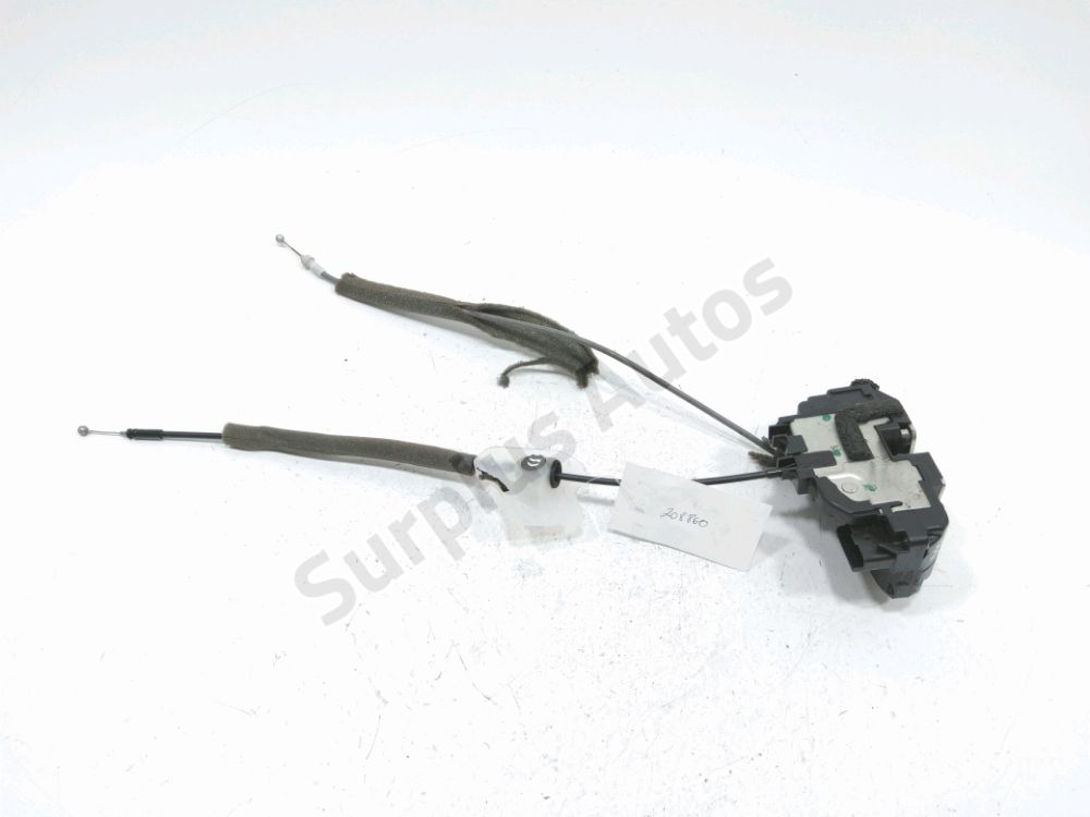 Serrure de porte avant droite