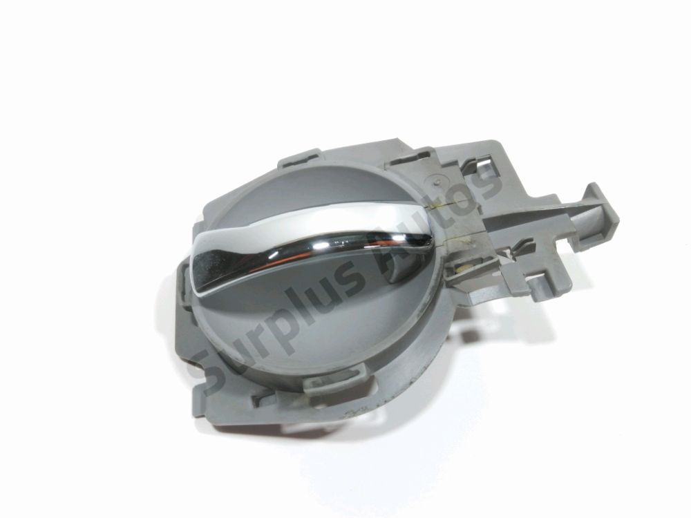 Poignee interieure porte avant droite