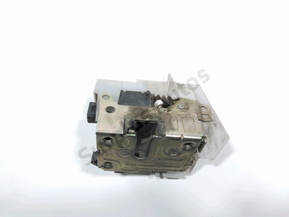 Serrure de porte avant droite