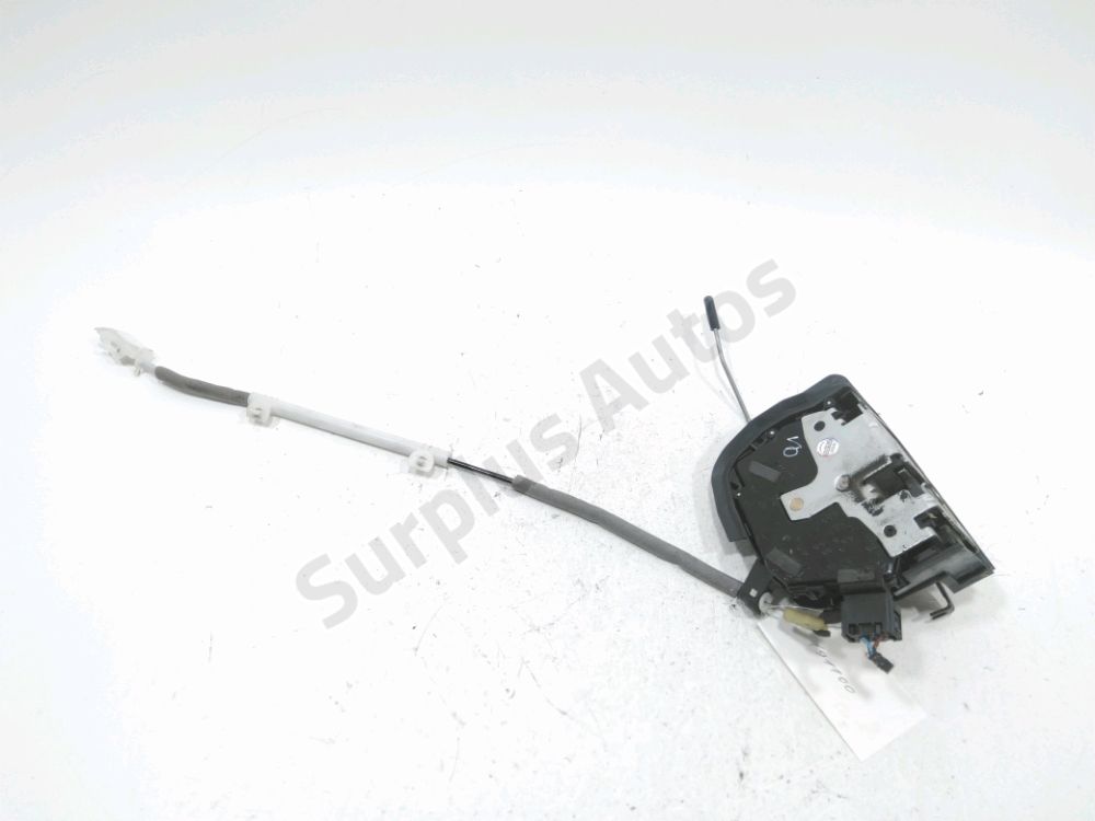 Serrure de porte avant droite