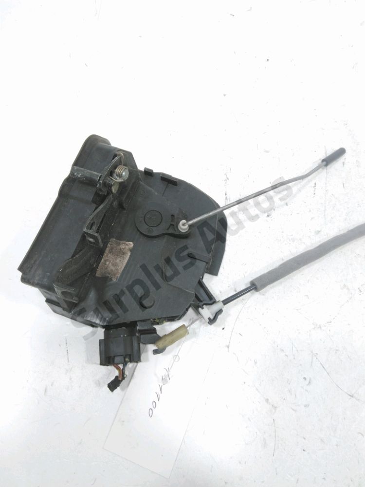 Serrure de porte avant droite