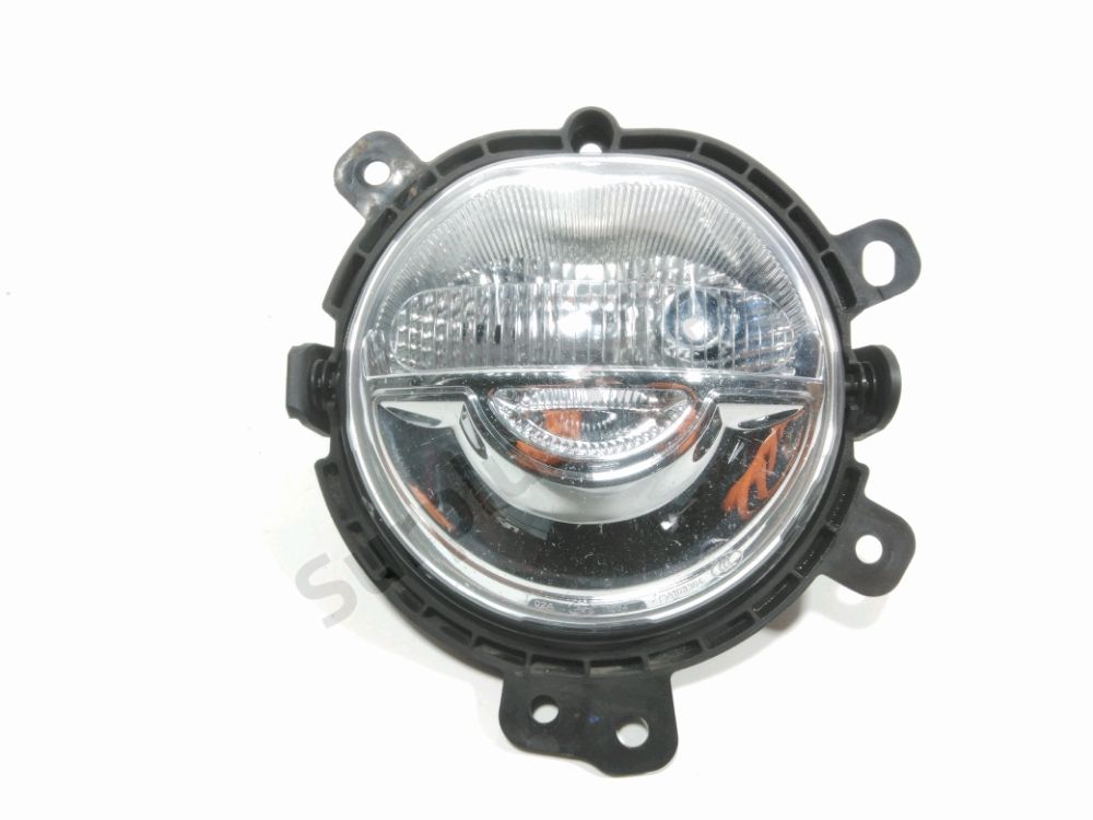 Feu diurne avant droit