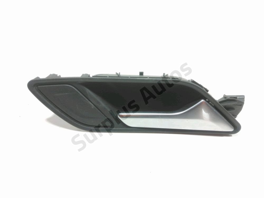 Poignee interieure porte arriere droite