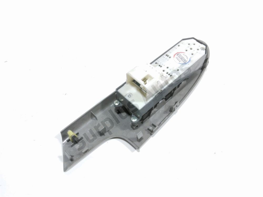 Commande lève-vitre avant gauche