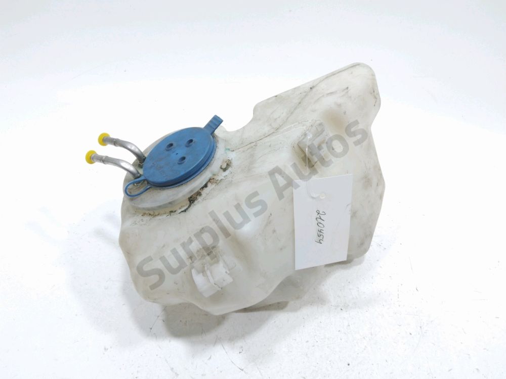 Réservoir de lave glace avant